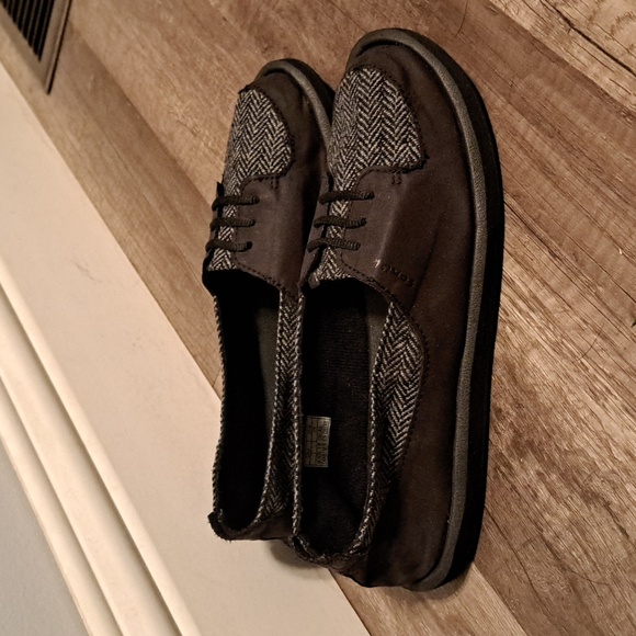 Sanuk Slip Ons - Picture 3 of 8